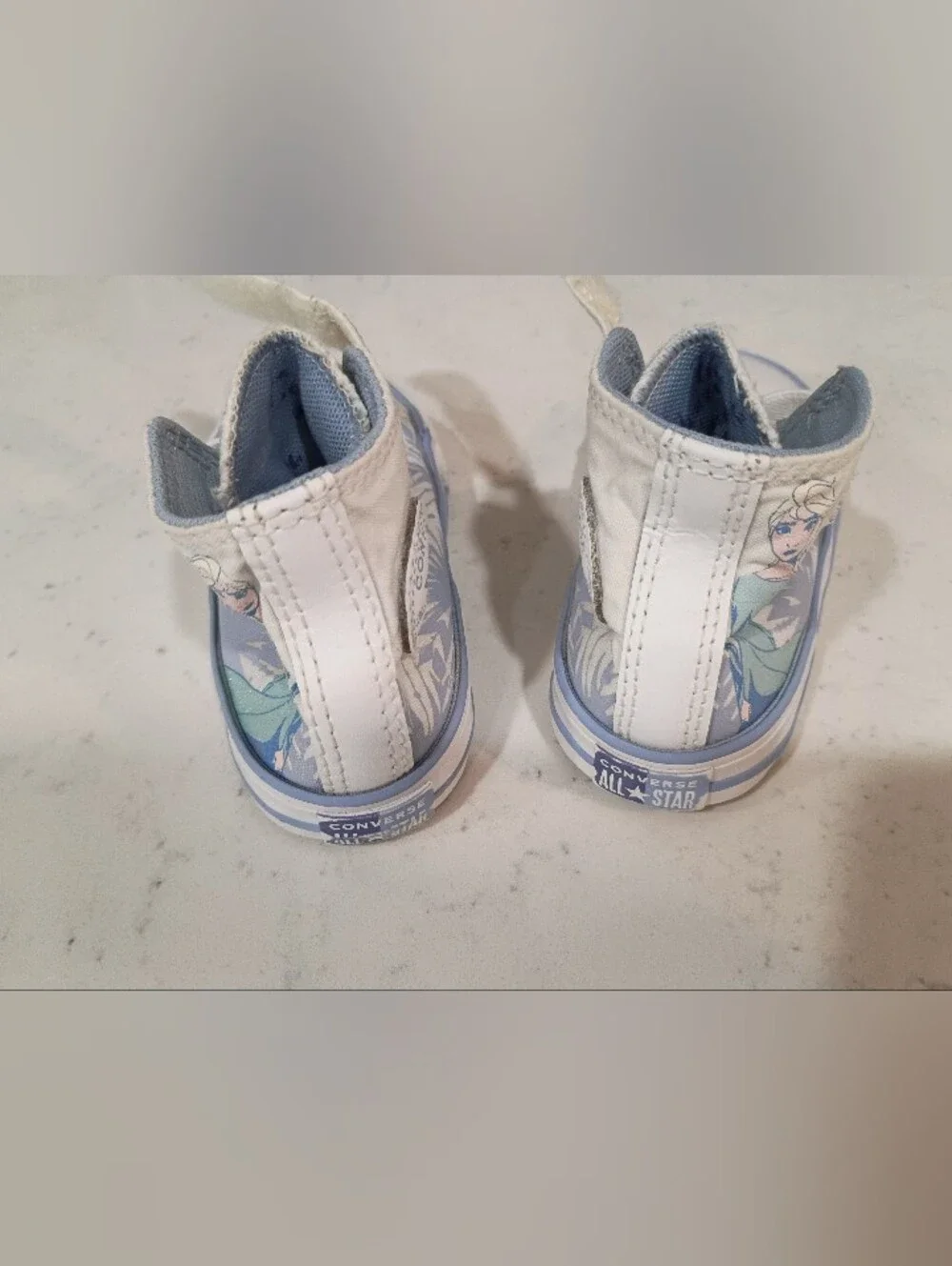 Converse one pair